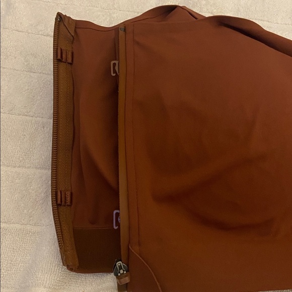 ZYIA Chocolate Zip-Front Sports Bra - Picture 8 of 8